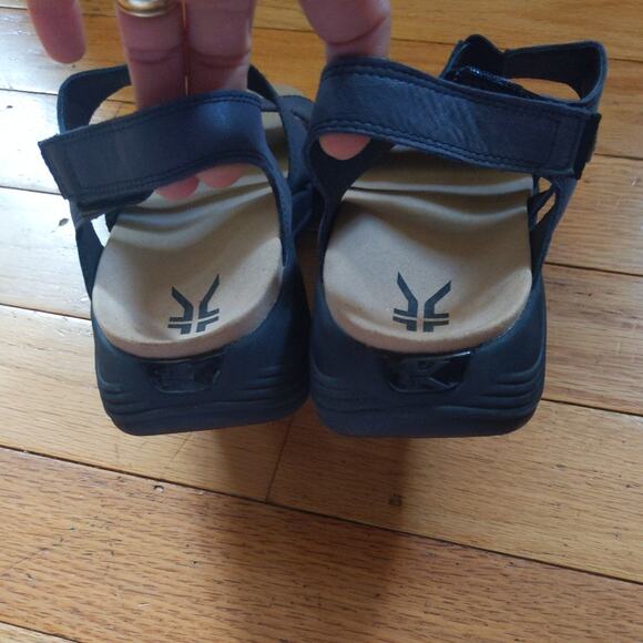 Kuru Athletic Sport Sandals Women's Size 11 Black Leather Velcro Comfort - Picture 9 of 9